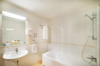 Отель Royal Boutique Hotel Vilnius Gates of Dawn Вильнюс Двухместный номер с 1 кроватью или 2 отдельными кроватями-12